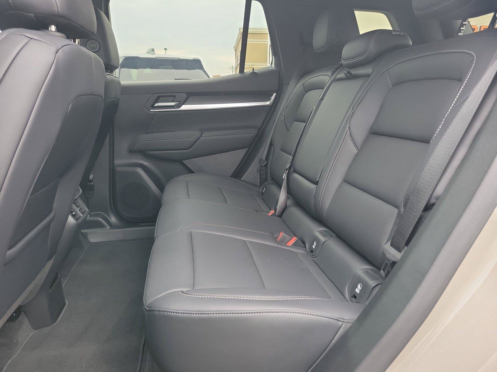New 2027 GMC Terrain Elevation w/ Elevation Premium Package AWD/4WD image 17