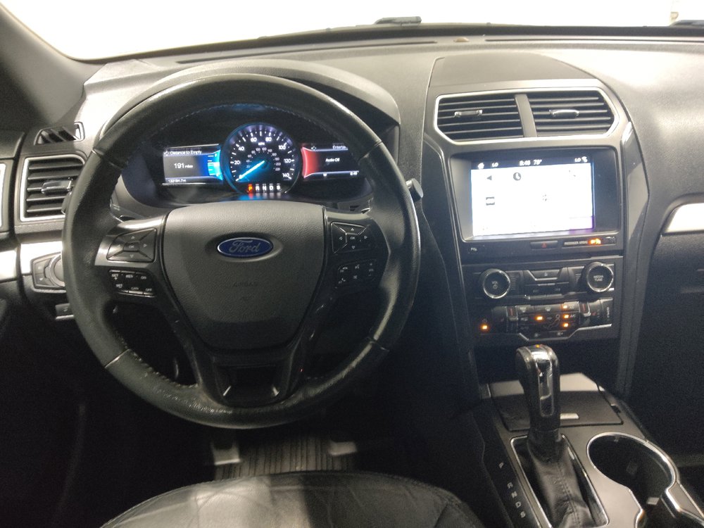 Used 2017 Ford Explorer XLT w/ Equipment Group 202A AWD/4WD image 22