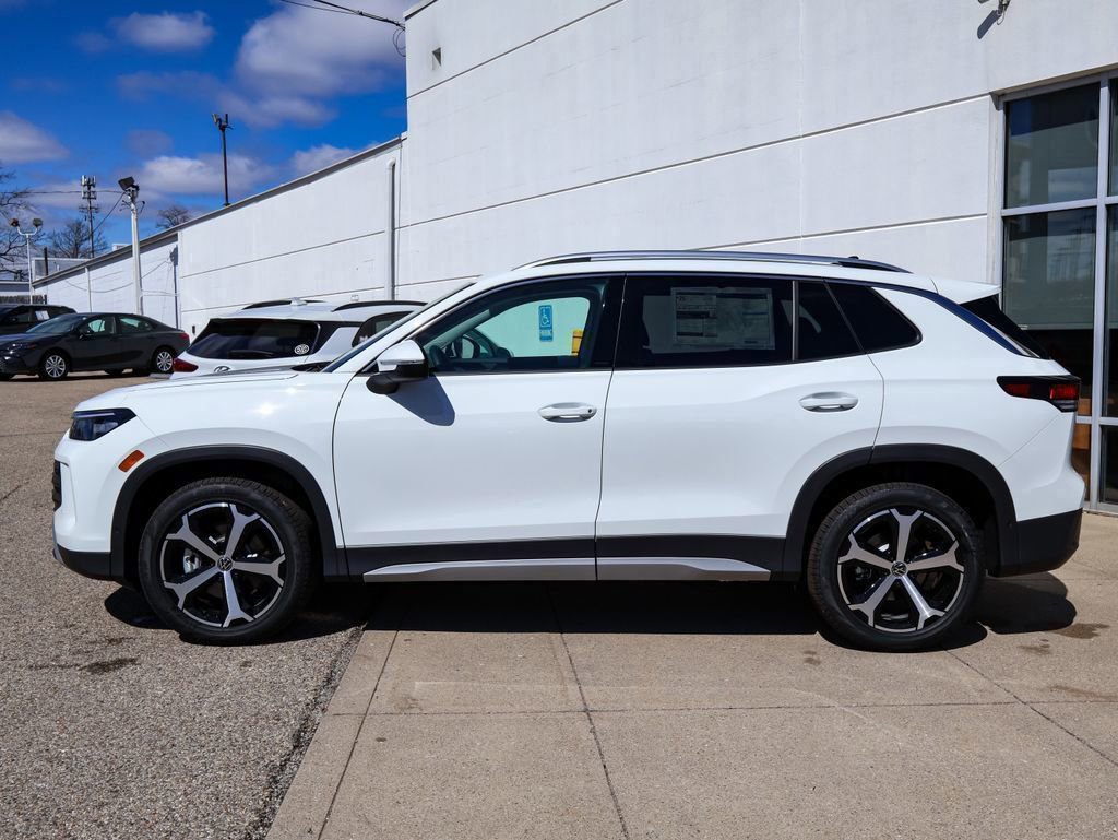 New 2026 Volkswagen Tiguan SE AWD/4WD image 2