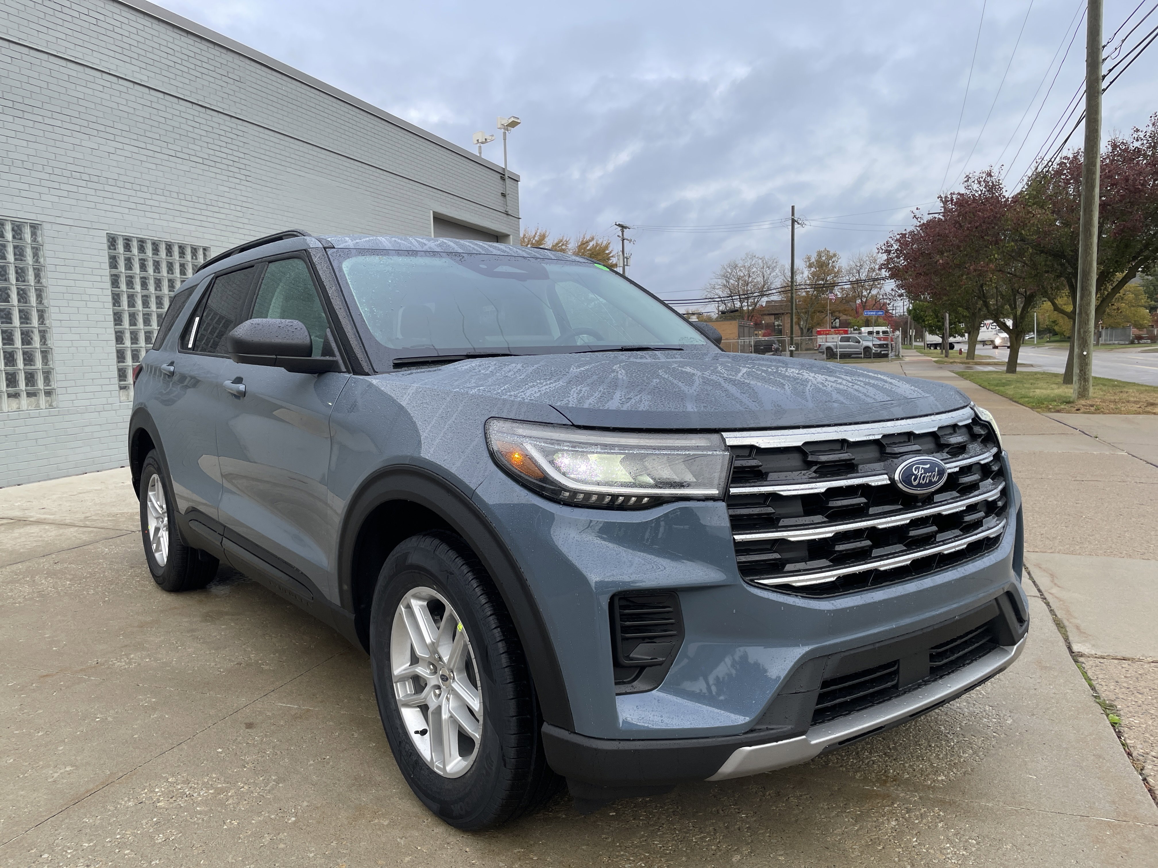 New 2026 Ford Explorer Active image 2