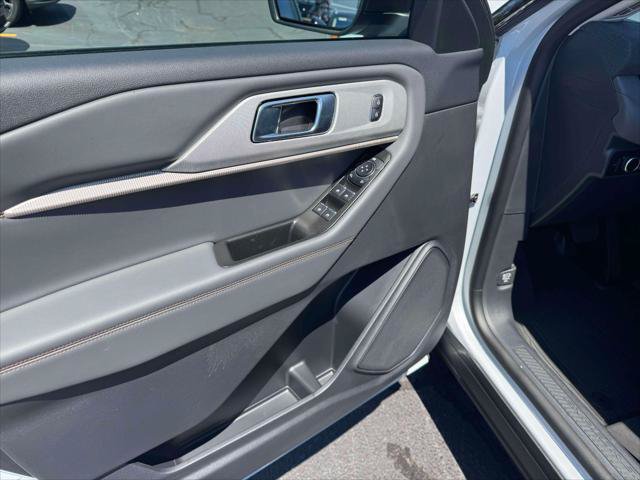 Used 2026 Ford Explorer Active AWD/4WD image 19