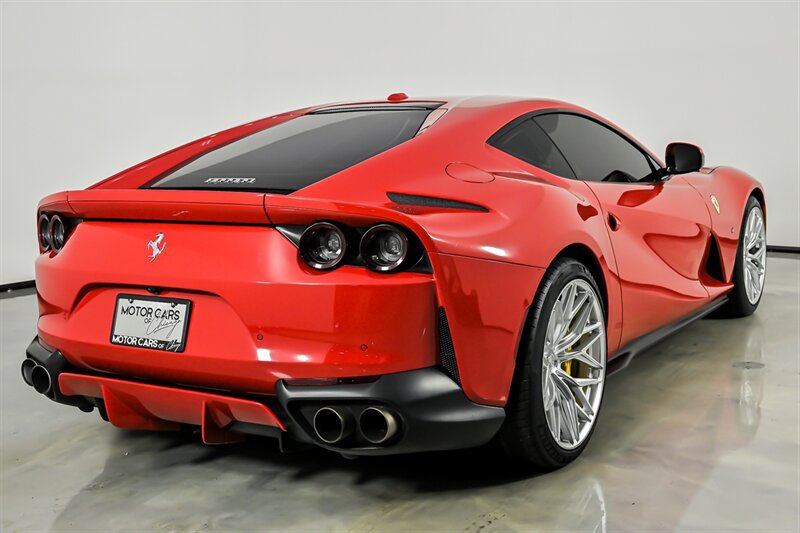 Used 2019 Ferrari 812 Superfast RWD image 9