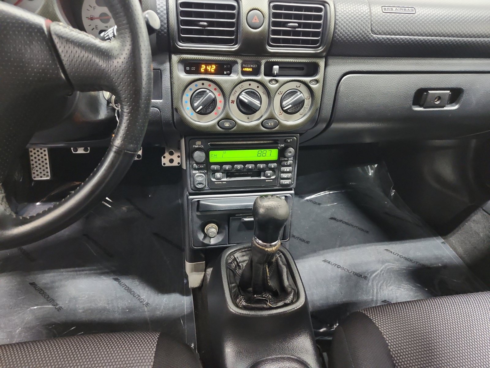 Used 2001 Toyota MR2 RWD image 11