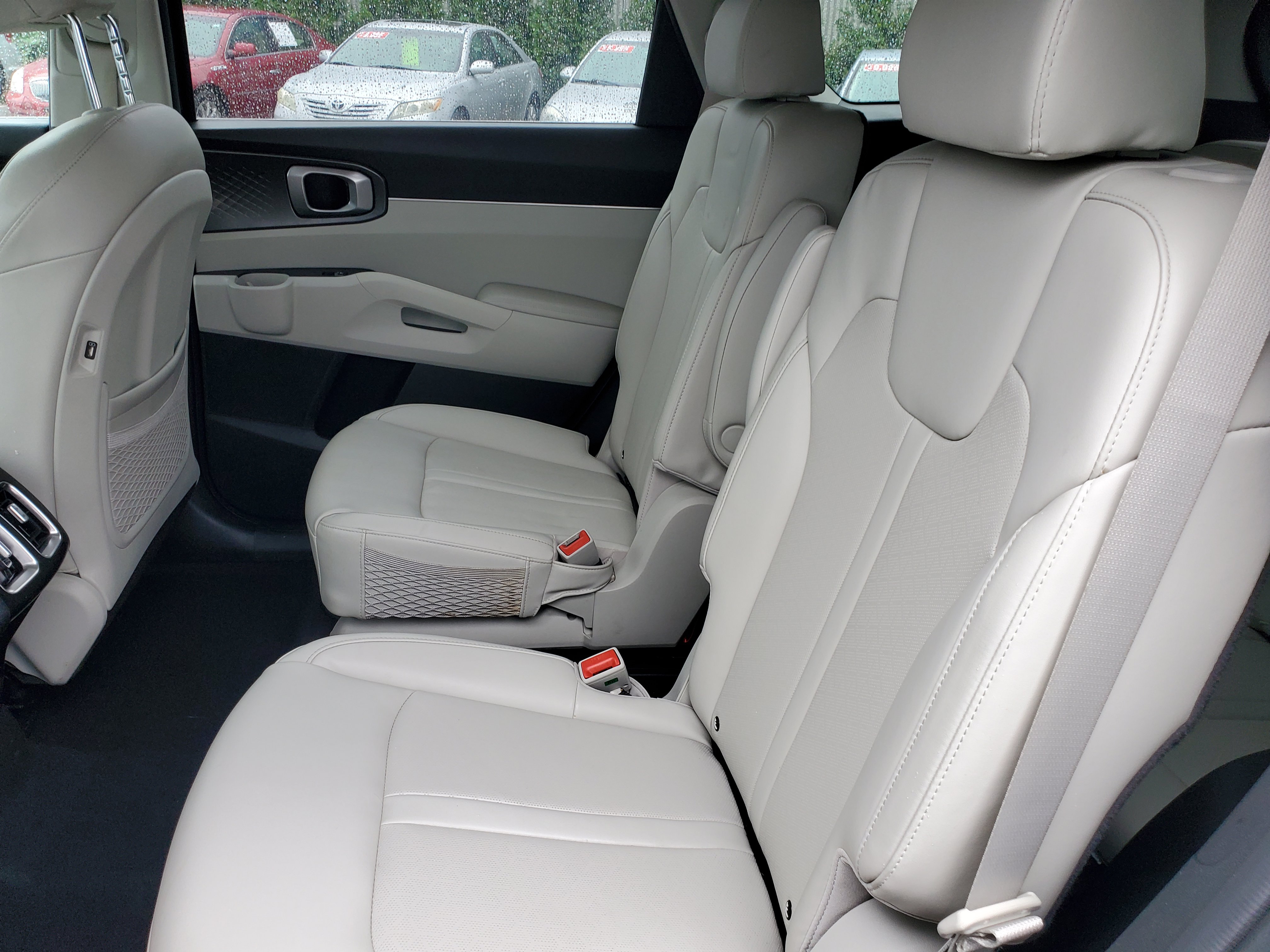 Used 2021 Kia Sorento S FWD image 13
