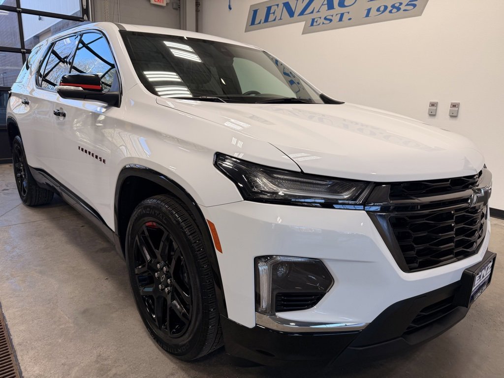 Used 2024 Chevrolet Traverse Premier image 2