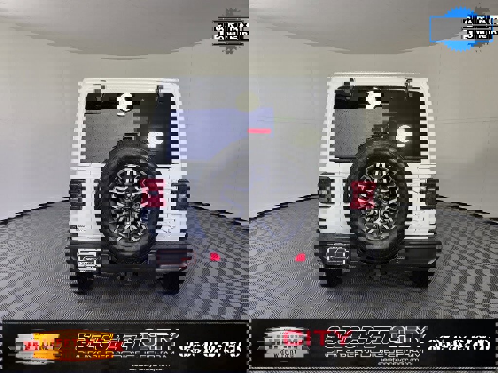 Used 2024 Jeep Wrangler Sahara image 6