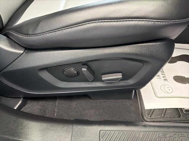 Used 2023 Ford Explorer XLT w/ Equipment Group 202A image 14