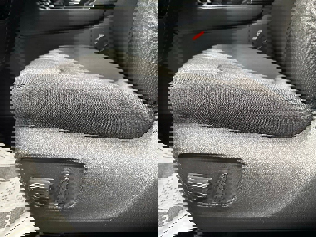 Used 2025 Toyota Grand Highlander AWD image 12