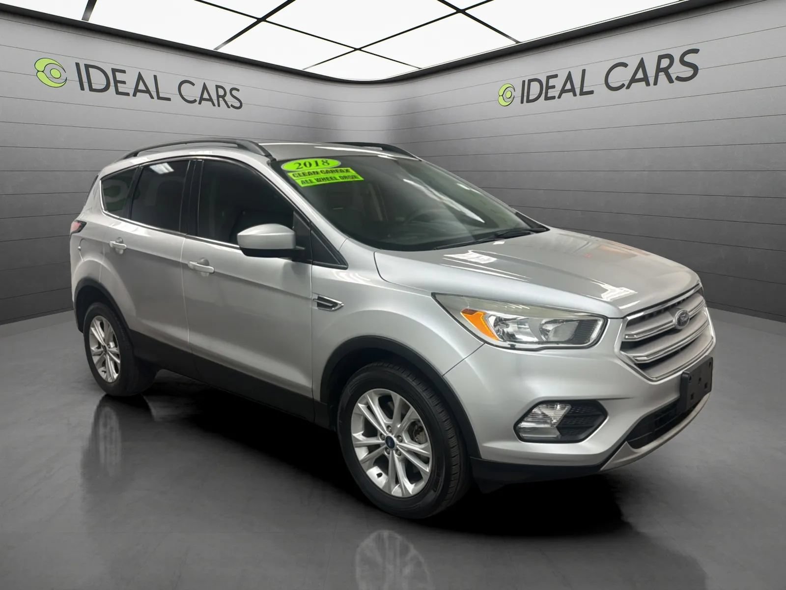 Used 2018 Ford Escape SE w/ Ford Safe & Smart Package AWD/4WD image 3