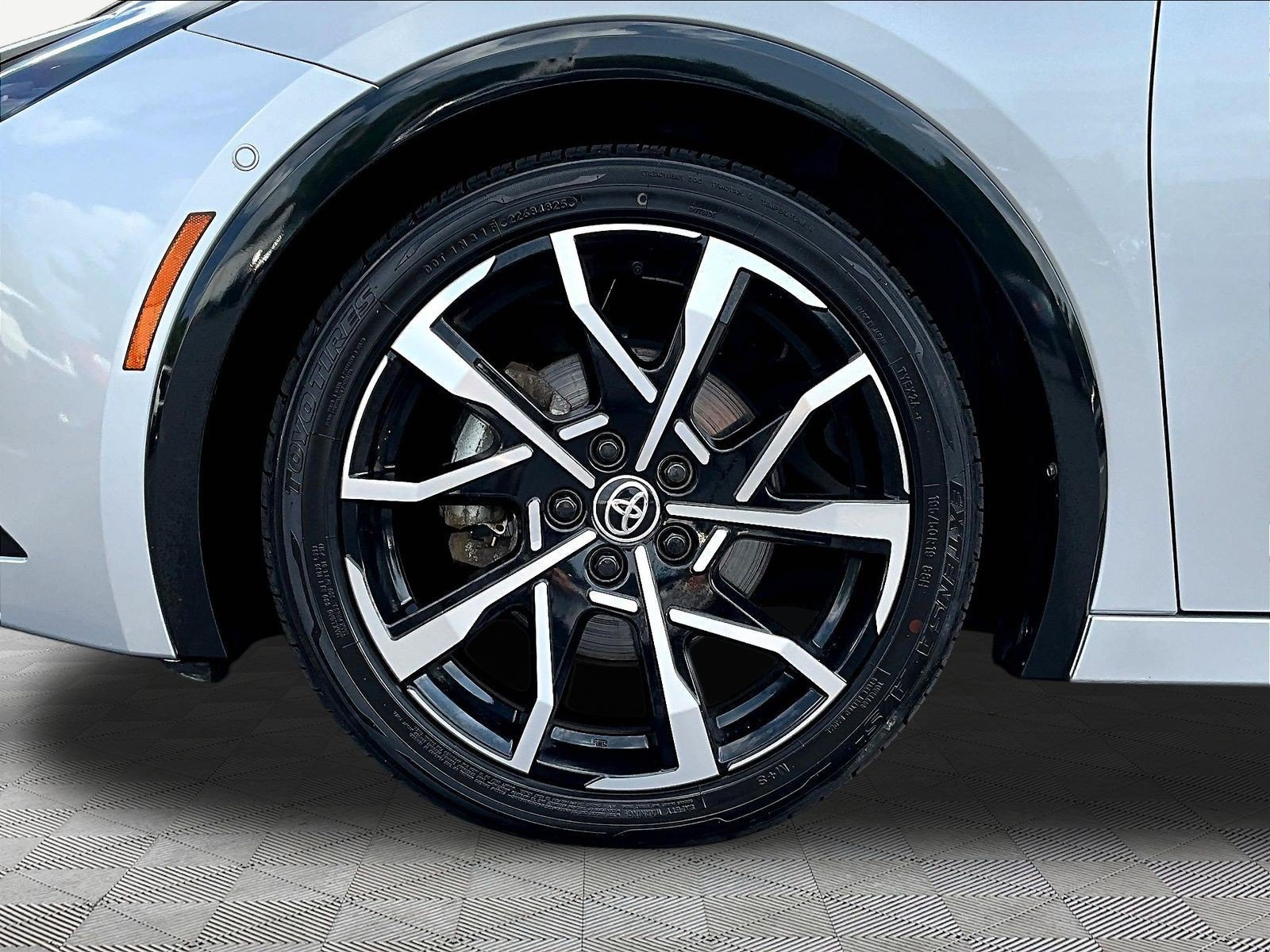 Used 2024 Toyota Prius Prime Premium w/ Advanced Technology Package FWD image 34