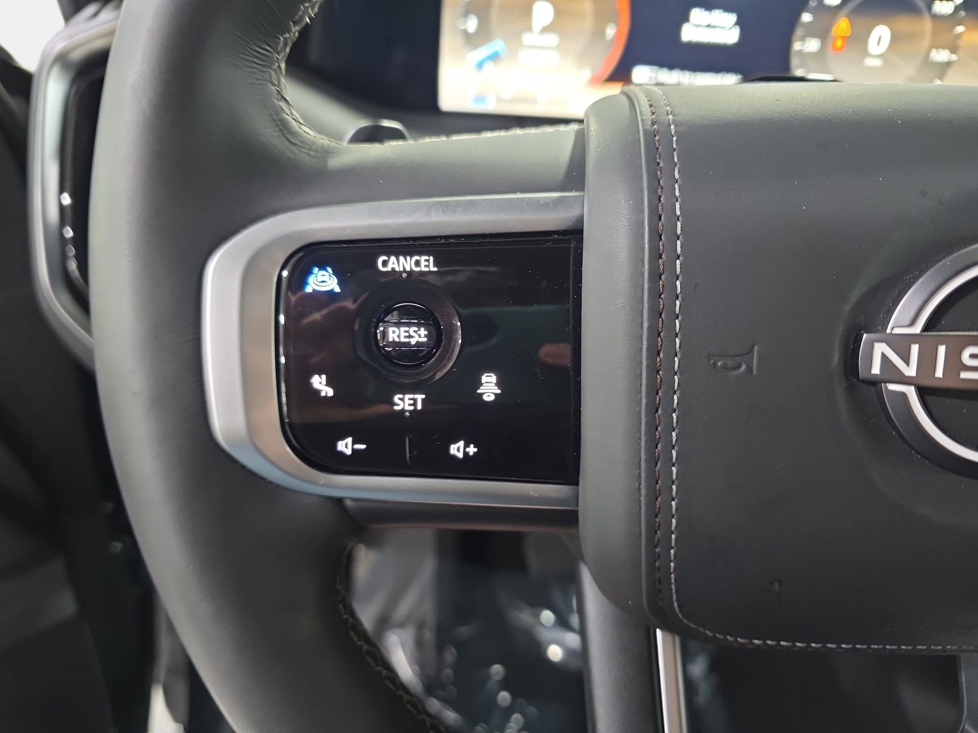 Used 2025 Nissan Armada Platinum Reserve image 17