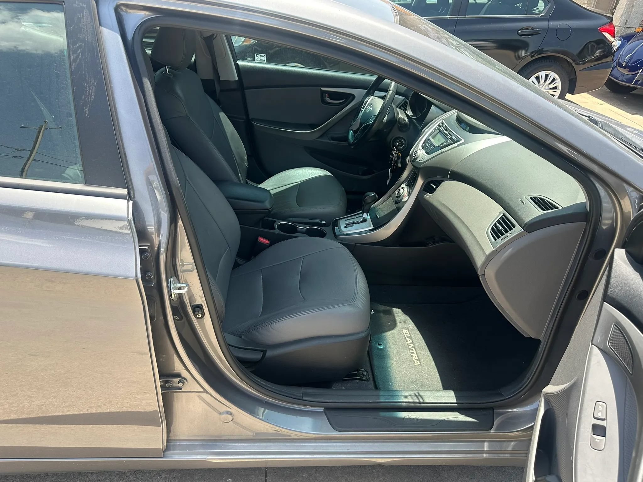 Used 2012 Hyundai Elantra Limited FWD image 6