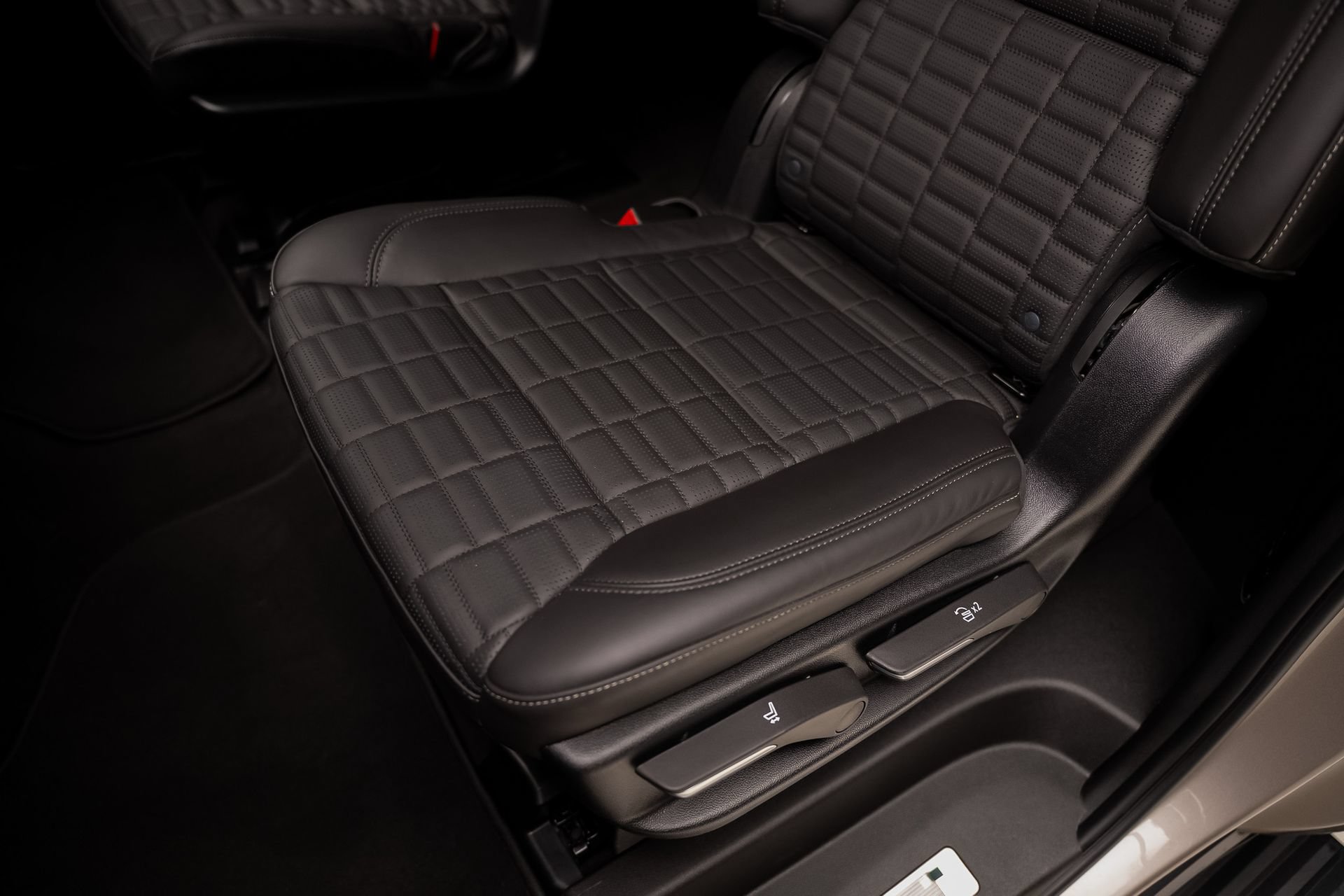 Used 2025 Cadillac Escalade ESV Premium Luxury Platinum AWD/4WD image 71