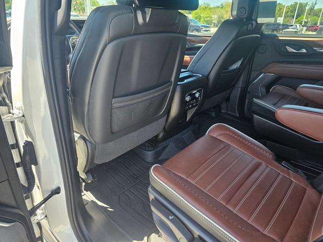 Used 2023 GMC Yukon Denali Ultimate AWD/4WD image 24
