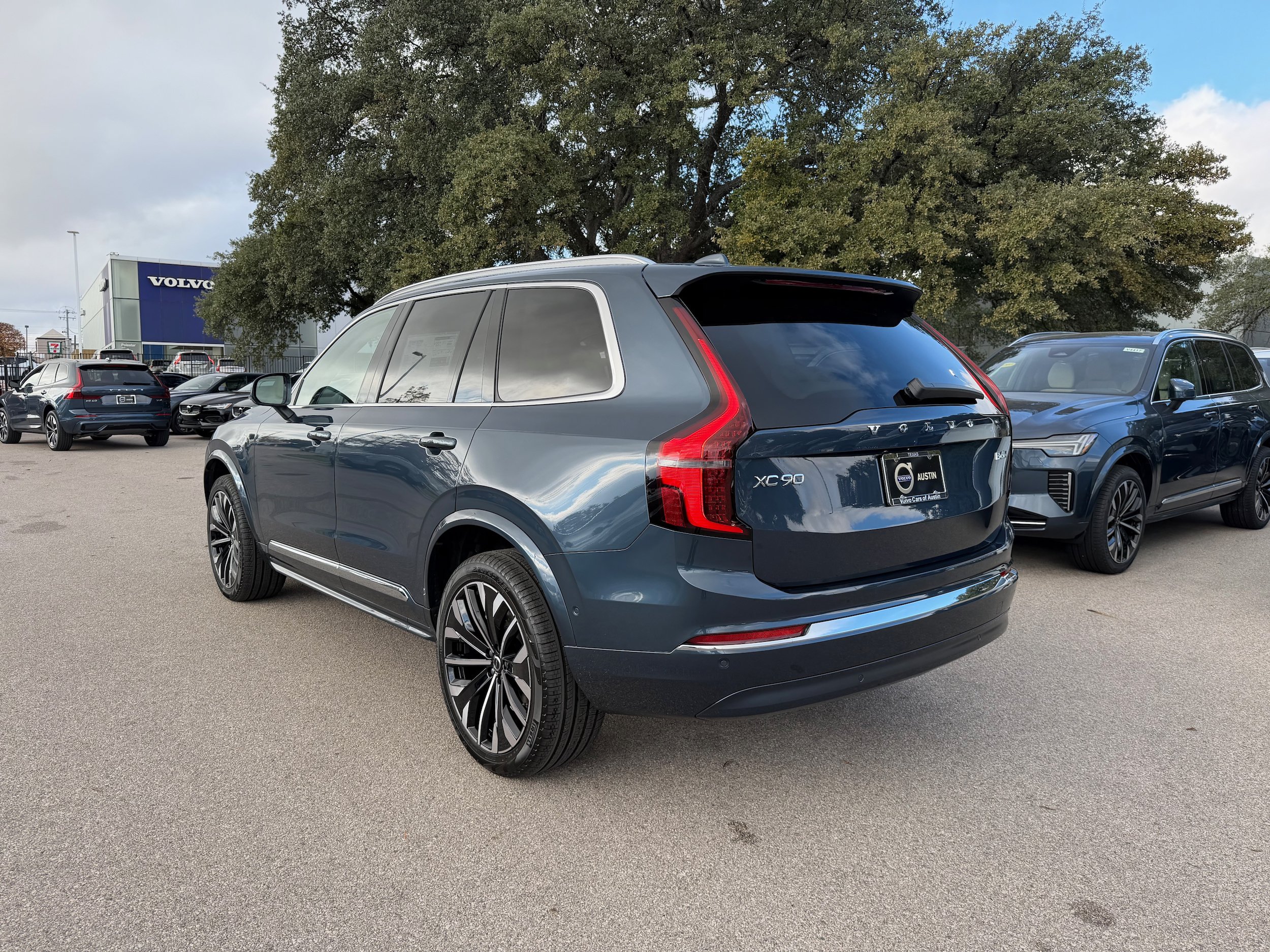 New 2026 Volvo XC90 B6 Ultra w/ Protection Package AWD/4WD image 4