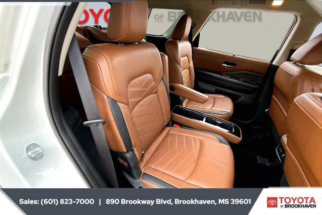 Used 2023 Nissan Pathfinder Platinum w/ Lighting Package (N93) image 20