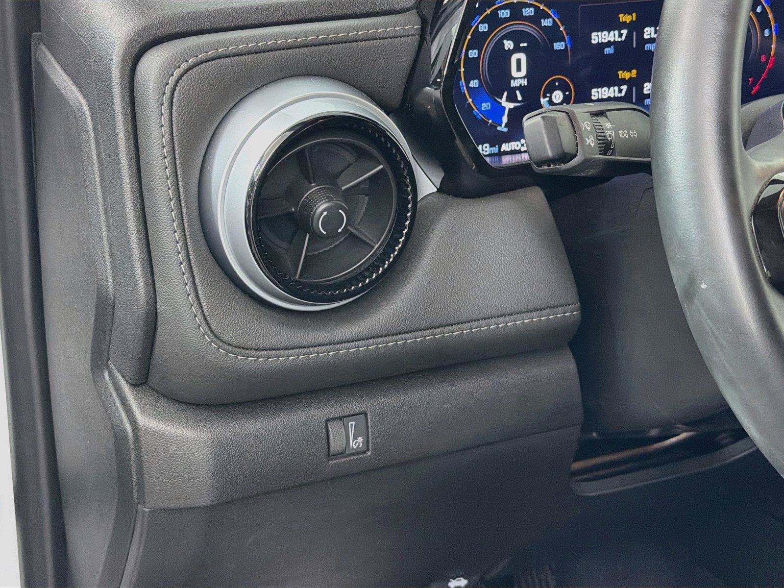 Used 2024 Chevrolet Colorado LT w/ LT Convenience Package AWD/4WD image 17