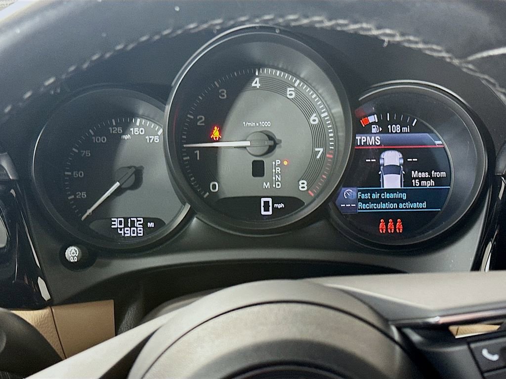 Certified 2023 Porsche Macan image 13