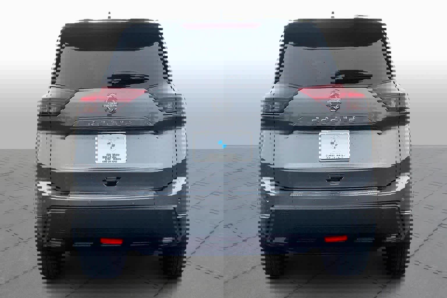 Used 2025 Nissan Rogue SV w/ SV Premium Package image 5