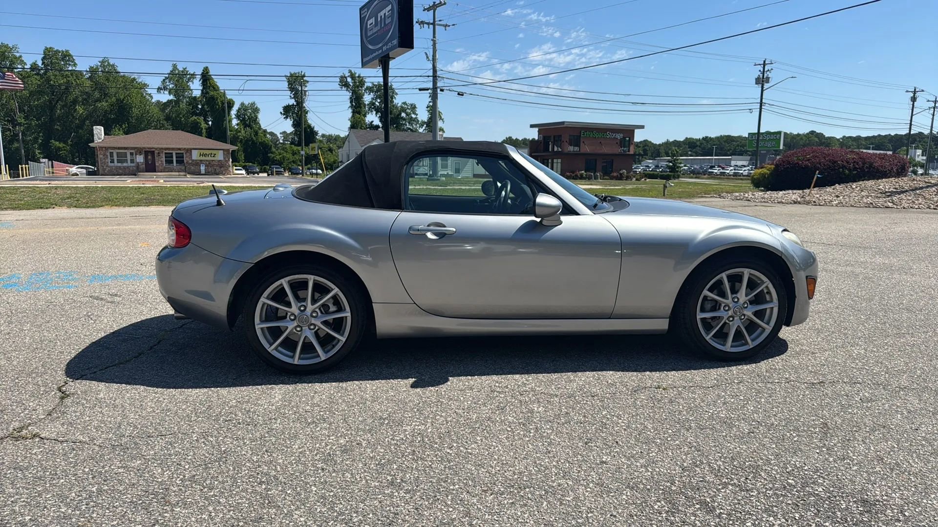 Used 2010 MAZDA MX-5 Miata Grand Touring w/ Premium Pkg RWD image 6