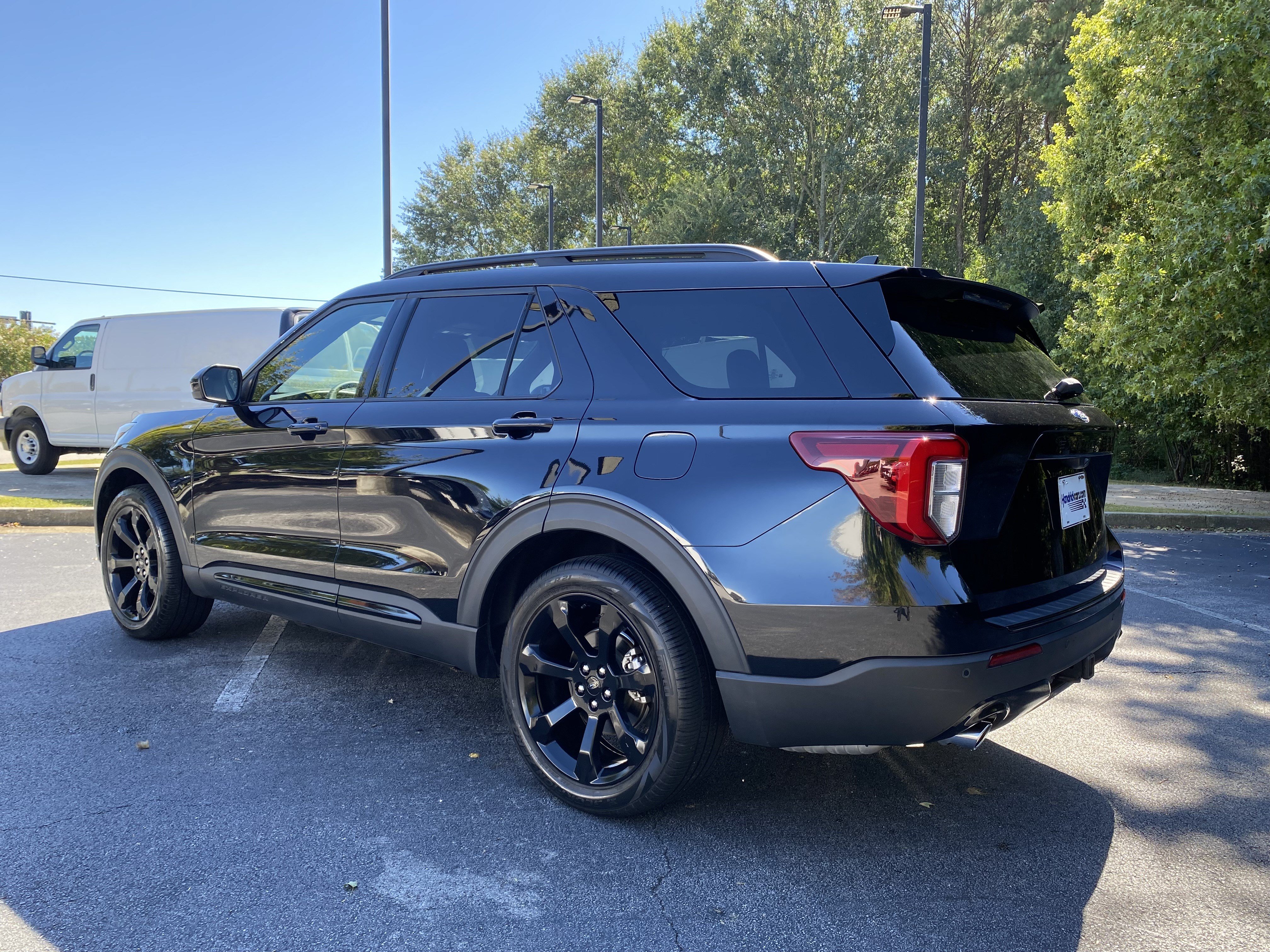 Used 2024 Ford Explorer ST-Line w/ Class IV Trailer Tow Package RWD image 7
