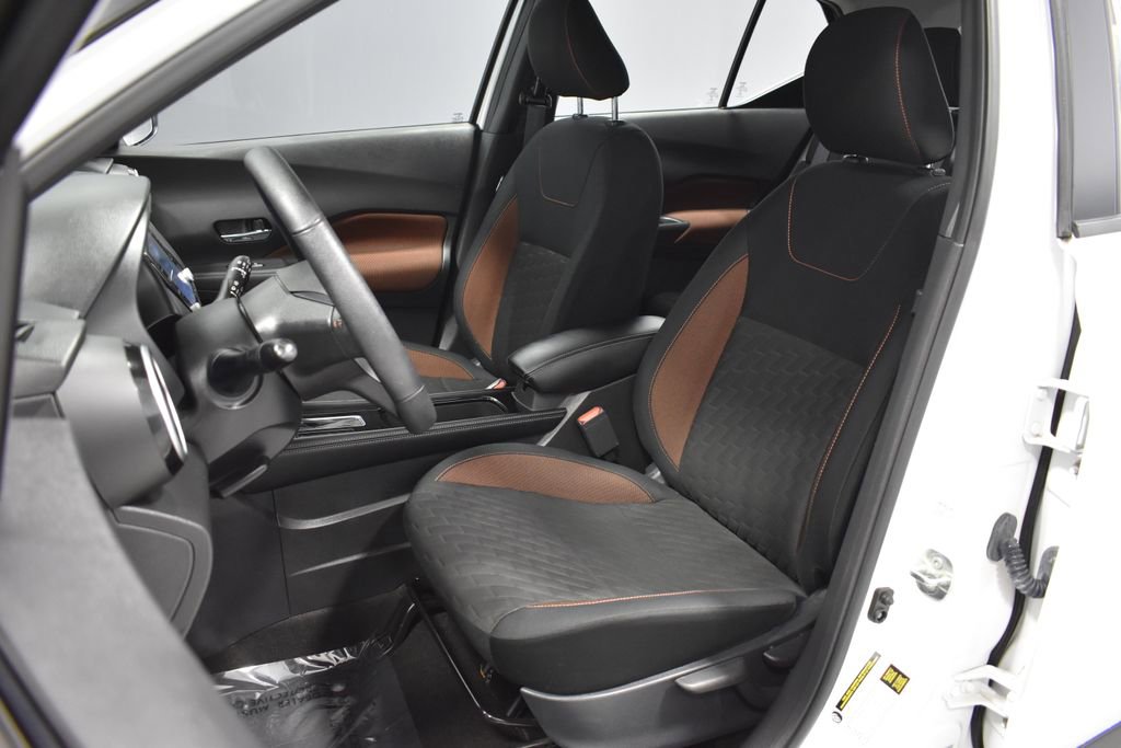 Certified 2022 Nissan Kicks SR w/ Interior Electronics Package FWD image 5