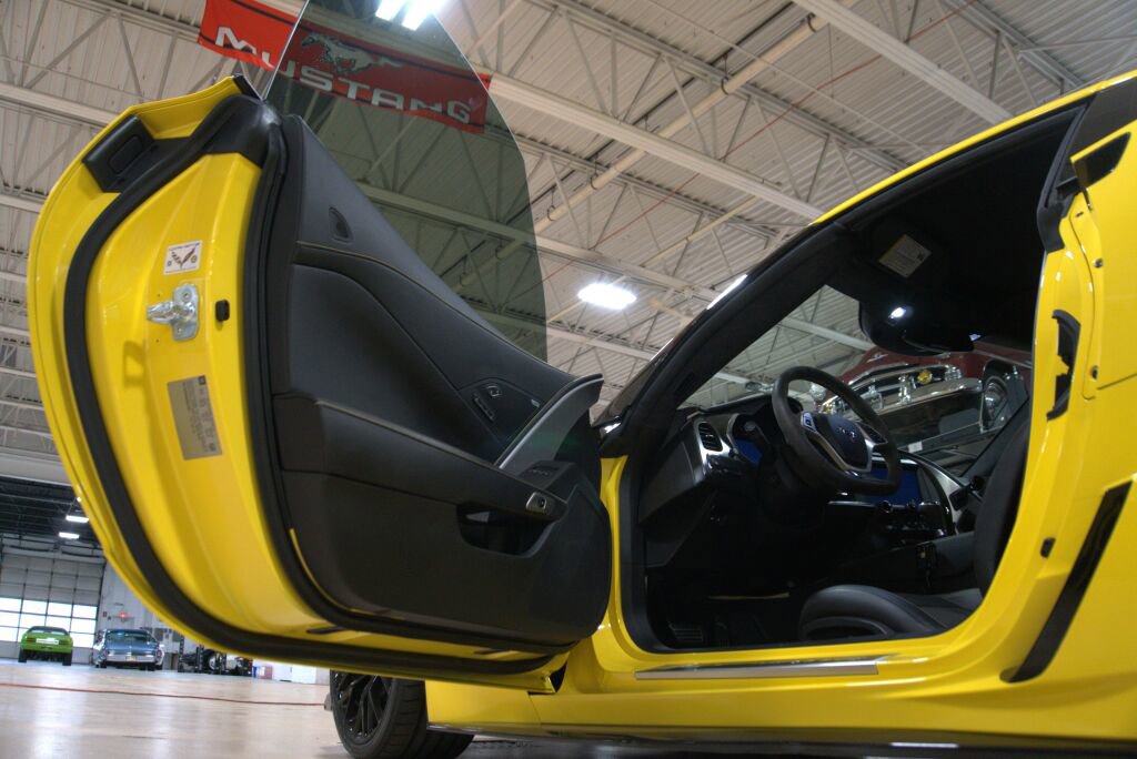 Used 2016 Chevrolet Corvette Z06 w/ 3LZ Preferred Equipment Group image 36