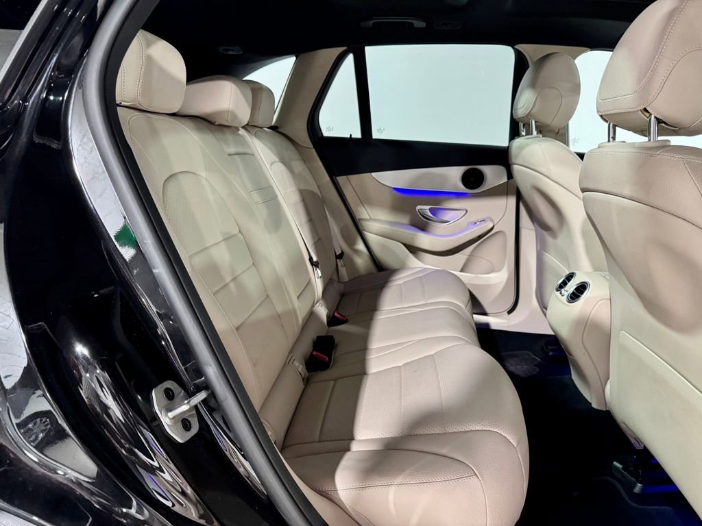 Used 2021 Mercedes-Benz GLC 300 4MATIC image 29