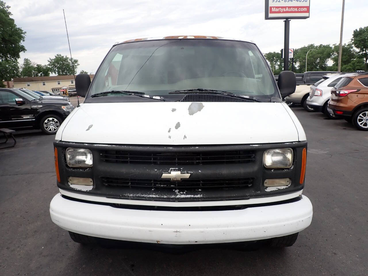 Used 2000 Chevrolet Express 3500 w/ Cold Climate Pkg RWD image 2