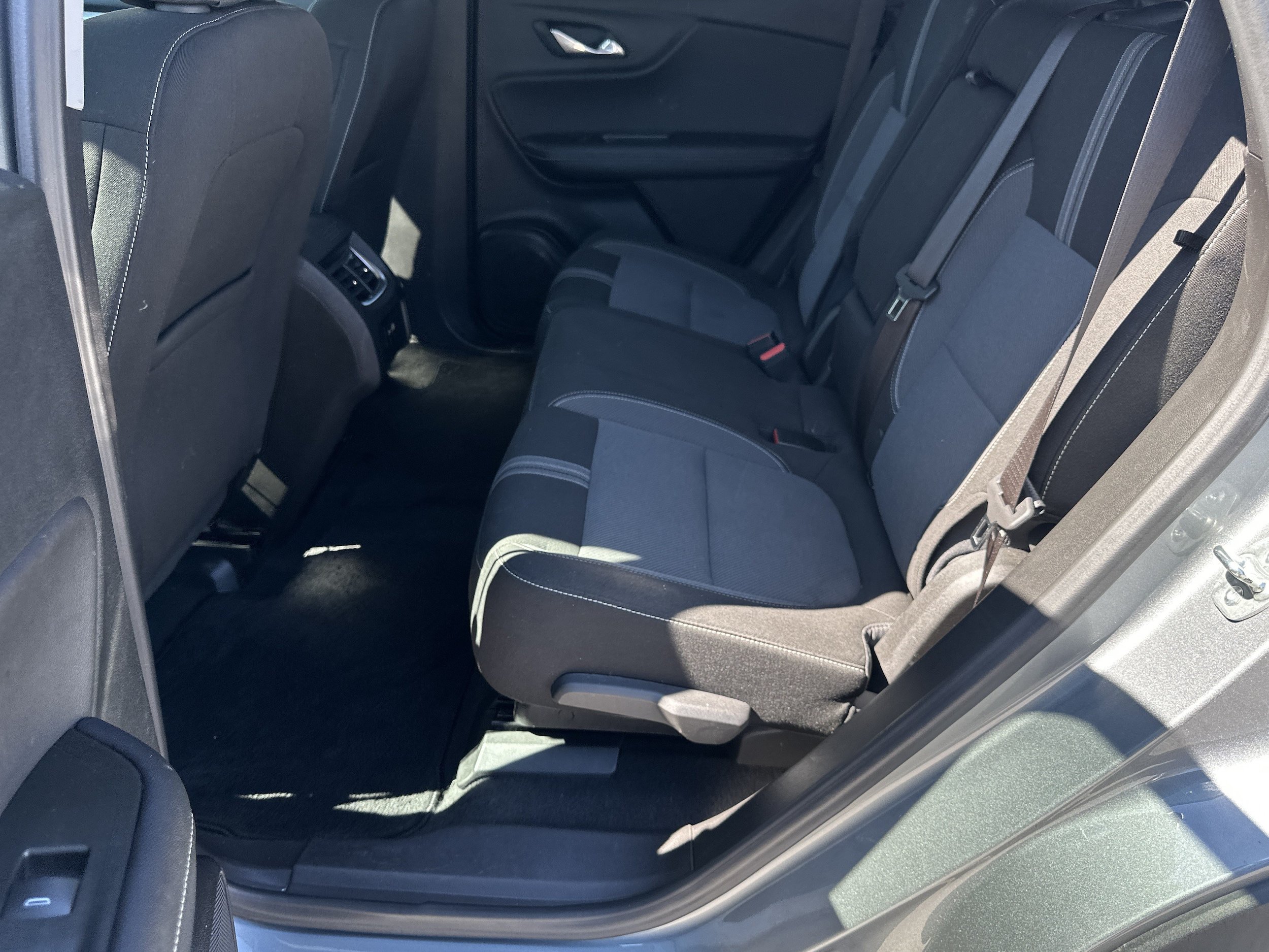 Used 2025 Chevrolet Blazer LT FWD image 20