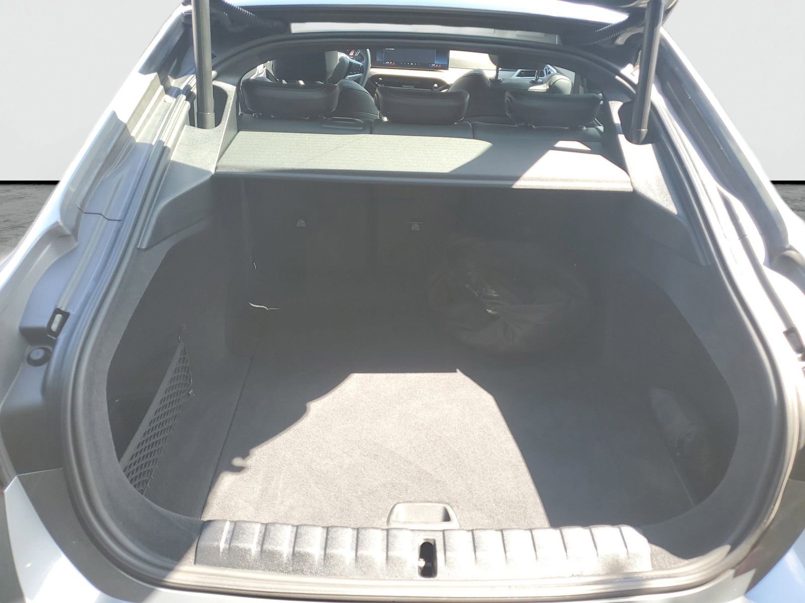 Used 2025 BMW i4 eDrive40 RWD image 9