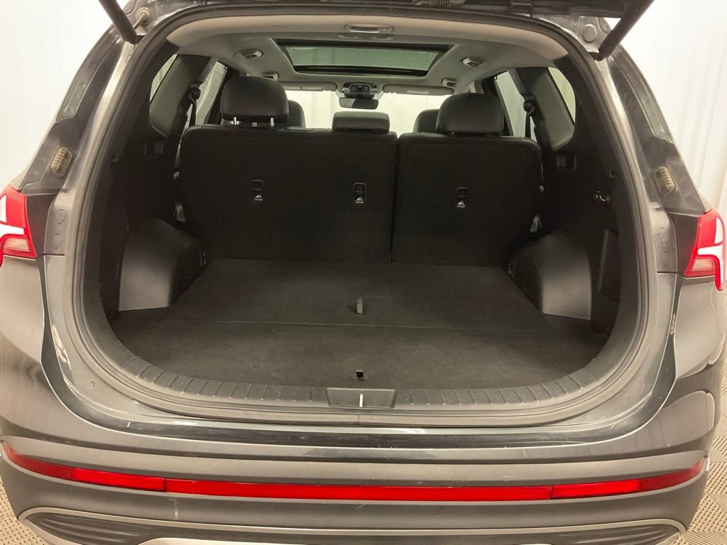 Used 2023 Hyundai Santa Fe SEL w/ Premium Package image 9