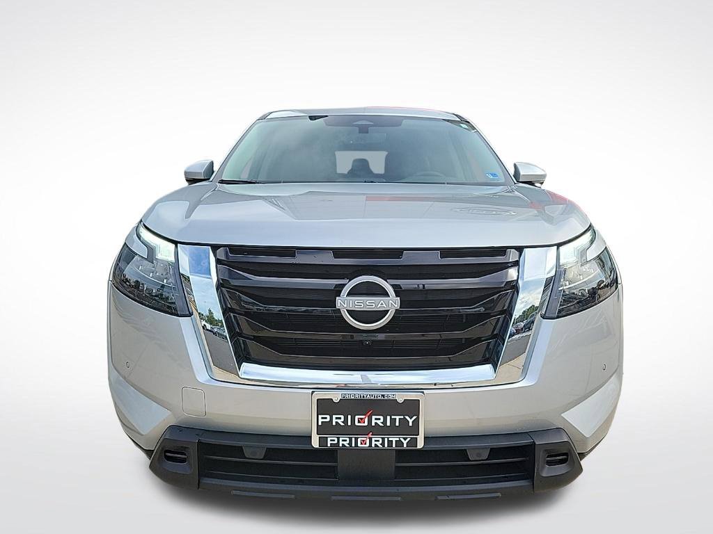 Used 2025 Nissan Pathfinder SL AWD/4WD image 7