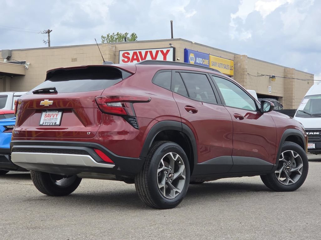 Used 2025 Chevrolet Trax LT w/ Driver Confidence Package FWD image 13