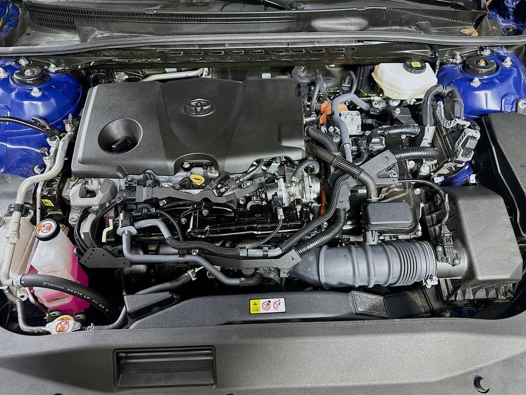 Used 2025 Toyota Camry SE image 9