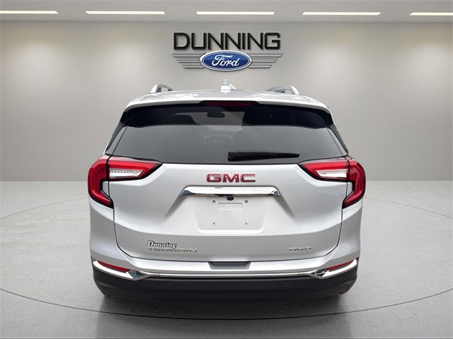 Used 2022 GMC Terrain SLT image 3