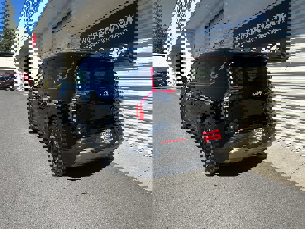 New 2026 Kia EV9 Wind image 8