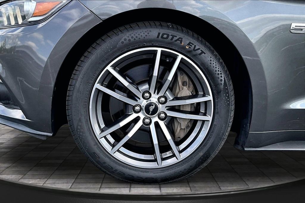 Used 2015 Ford Mustang GT RWD image 9
