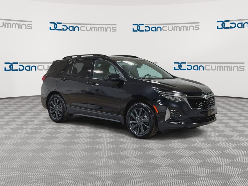 Used 2023 Chevrolet Equinox RS image 2