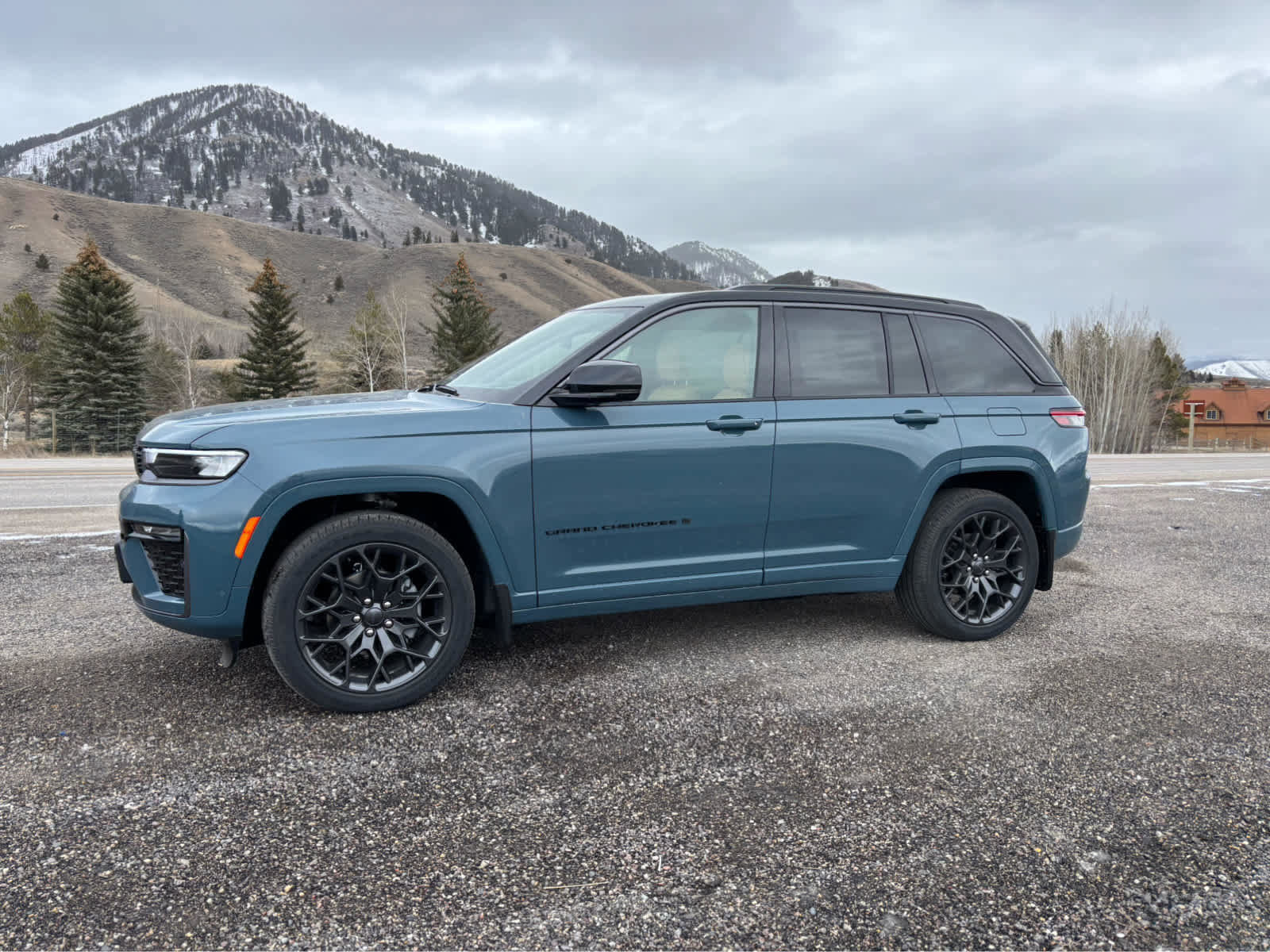 New 2026 Jeep Grand Cherokee Summit w/ Obsidian Package AWD/4WD image 4