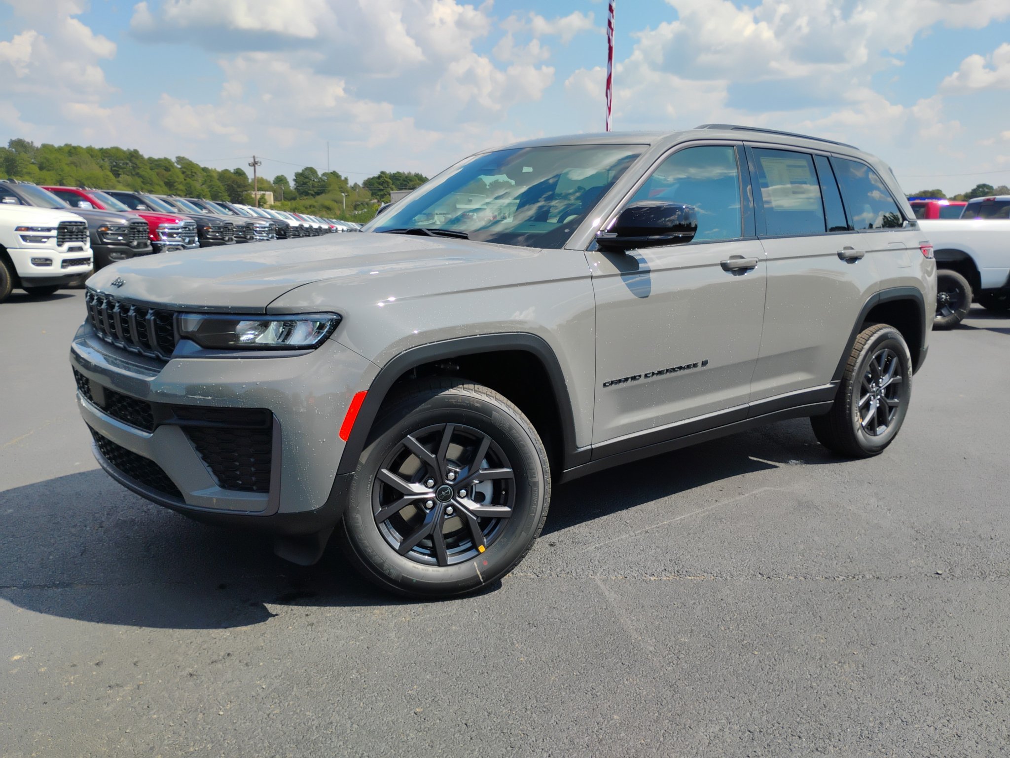 New 2027 Jeep Grand Cherokee Altitude