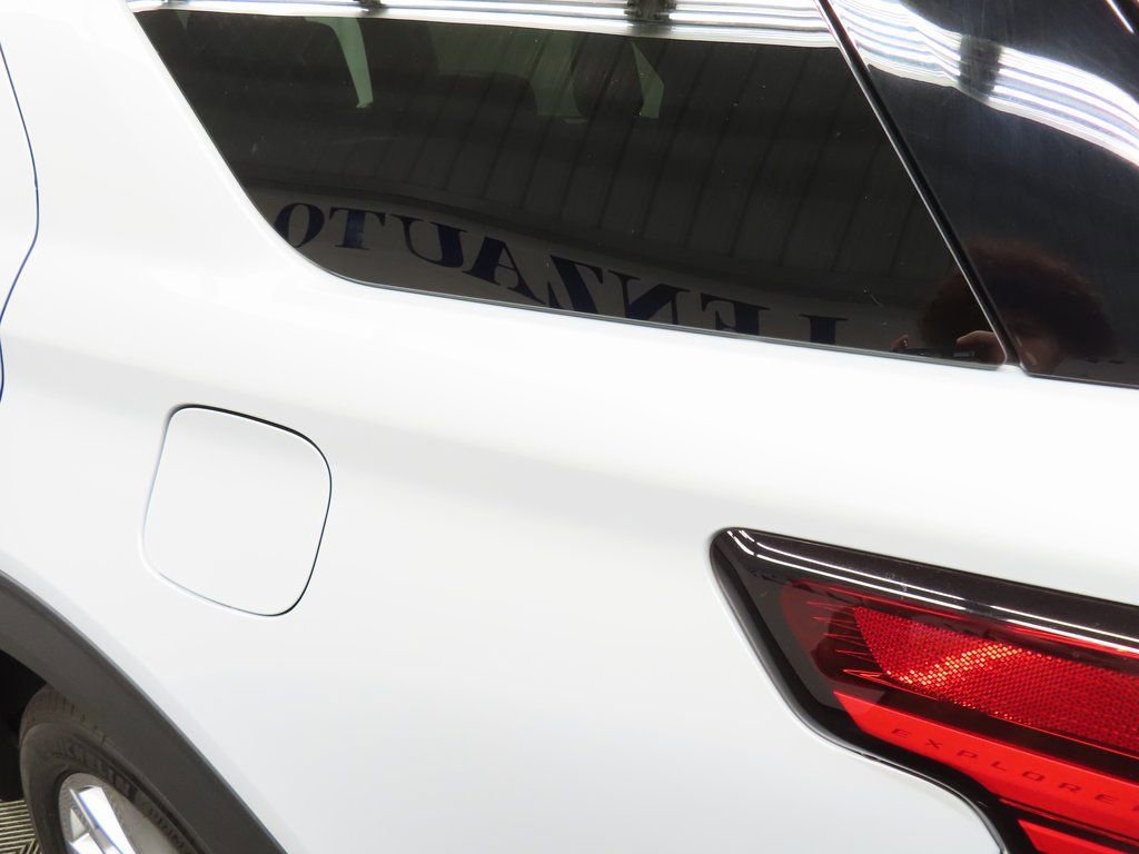 Used 2025 Ford Explorer Platinum image 39