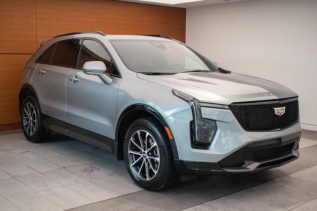 Used 2025 Cadillac XT4 Sport AWD/4WD image 5
