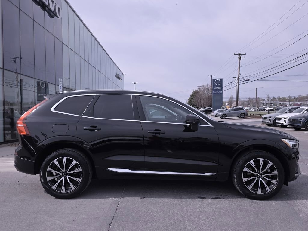 Used 2023 Volvo XC60 B5 Plus image 5