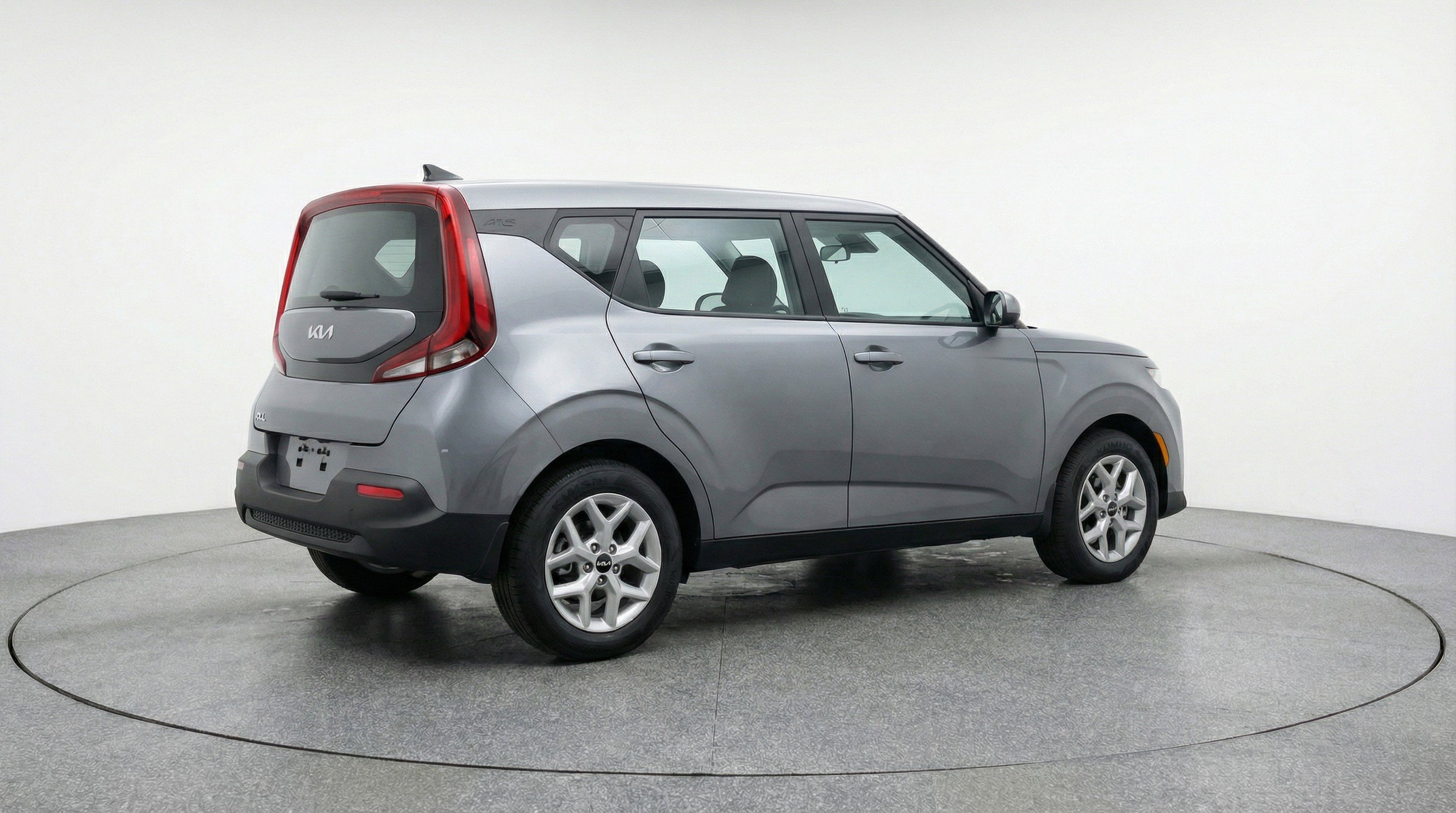 Used 2025 Kia Soul LX w/ LX Technology Package FWD image 9
