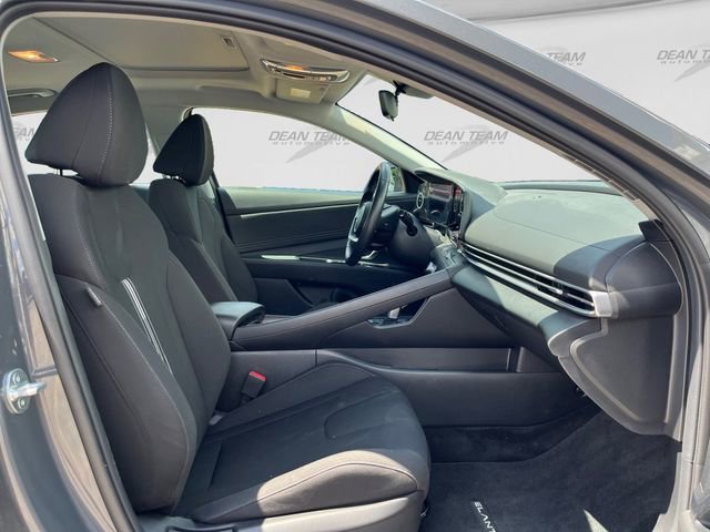 Used 2024 Hyundai Elantra SEL w/ Convenience Package FWD image 17