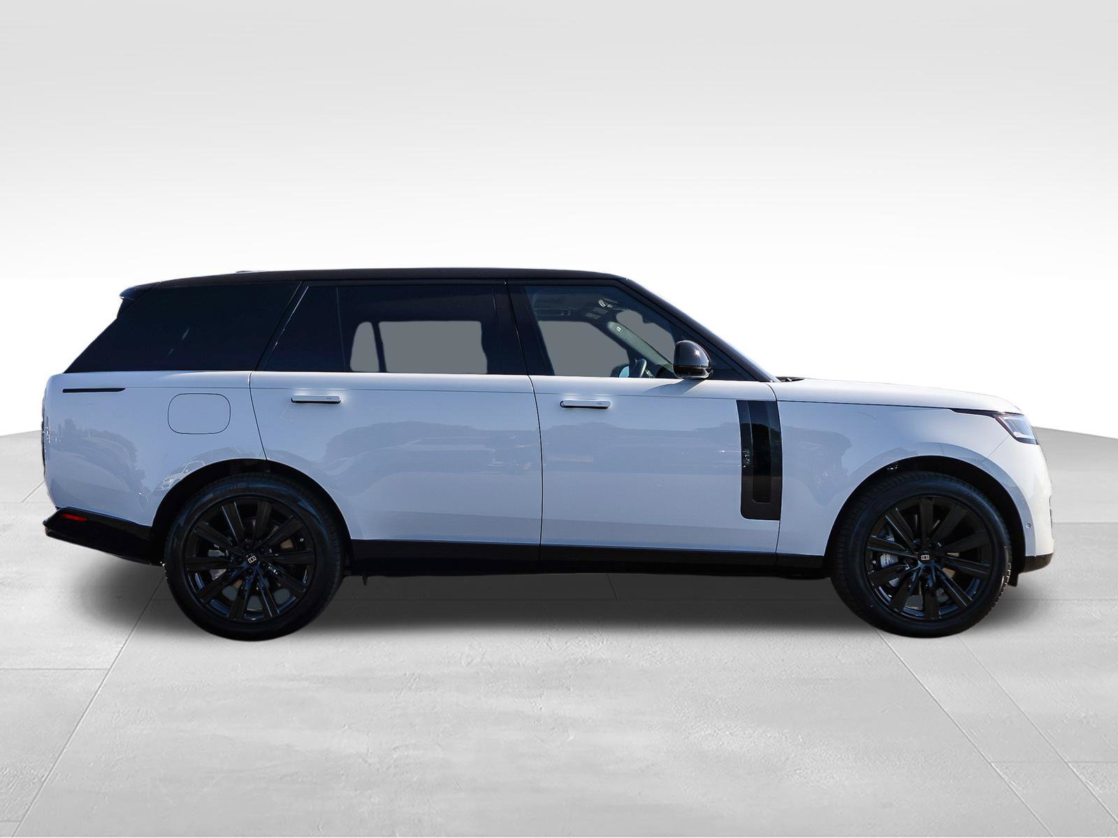 New 2027 Land Rover Range Rover Long Wheelbase SE AWD/4WD image 4