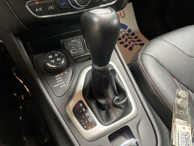 Used 2015 Jeep Cherokee Trailhawk w/ Comfort/Convenience Group image 20