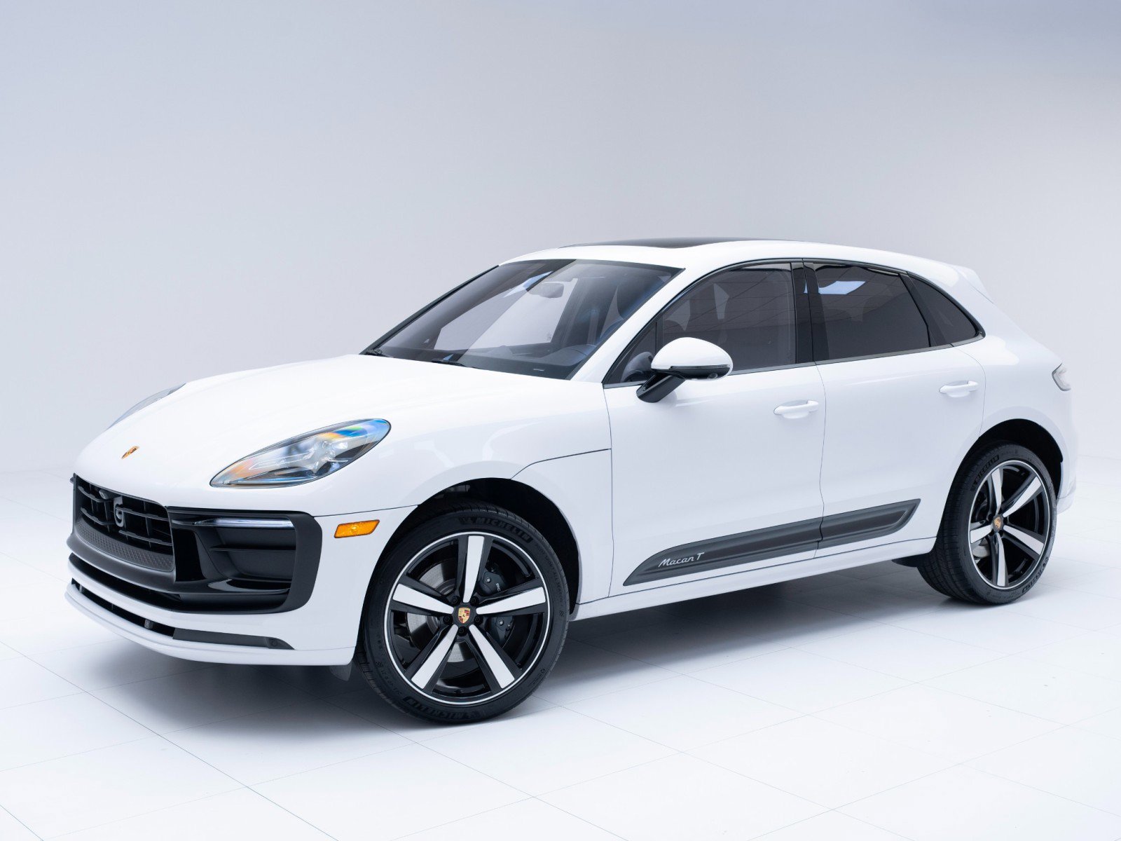 New 2026 Porsche Macan Turbo image 1