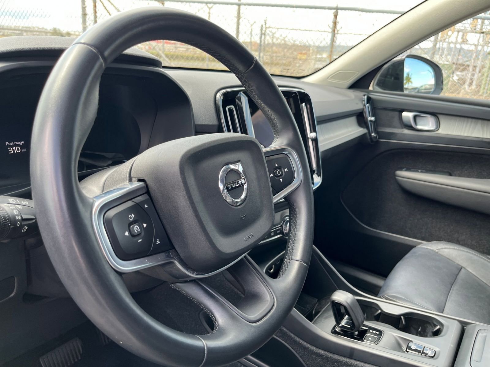 Used 2024 Volvo XC40 B5 Core AWD/4WD image 35